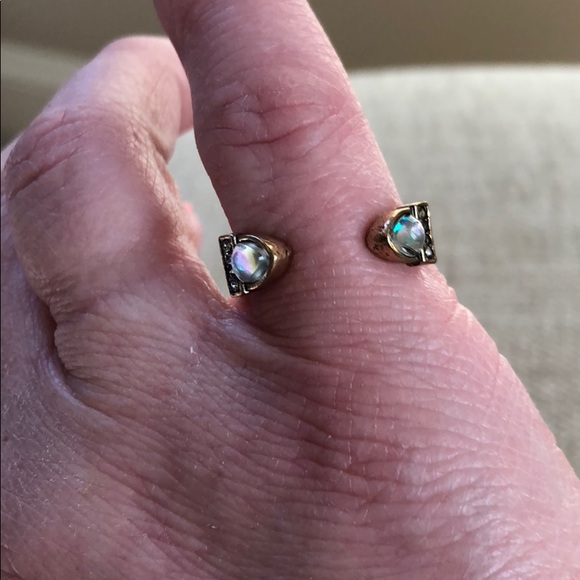 Adorable opal ring(NWT)🎉SALE🎉 Firm.. - Picture 5 of 5